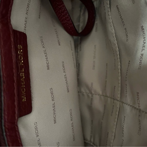 Michael Kors Evie leather medium shoulder bag with flap in Burgundy EC - Picture 9 of 12